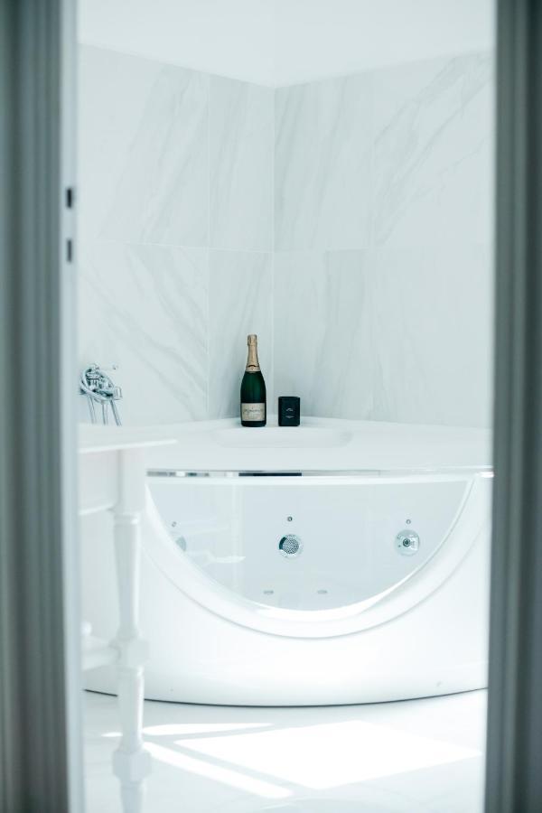 Les Precieuses Suites & Spa II Avignon Kültér fotó